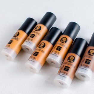 Studio Magic: Hydrating Foundation